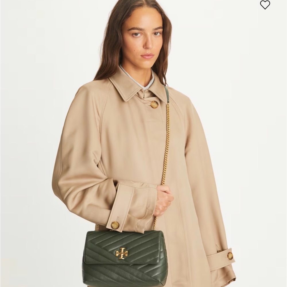 Tory Burch Quilted Kira Chevron Shoulder Bag in Olive Green with Gold Hardware - Picture 6 of 14
